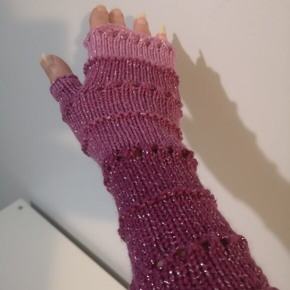 Pink Tones Silver Sparkle Glitter Knit Fingerless Gloves Armwarmer - Picture 2 of 3